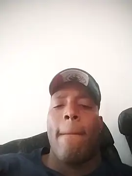 Snapshot of laquerella chatting on February 25, 7:01 pm laquerella online show from February 25, 7:01 pm