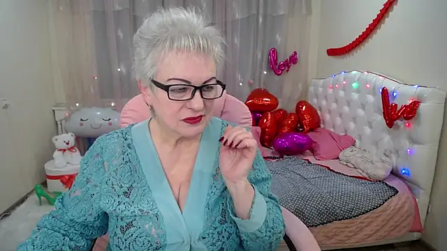 KayleSmoll online show from February 8, 1:22 am