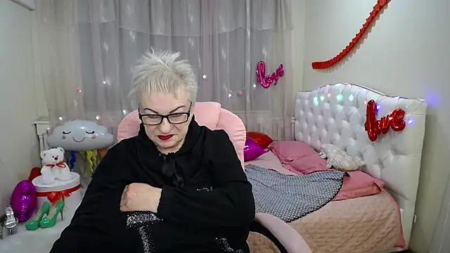 KayleSmoll online show from February 19, 1:51 am