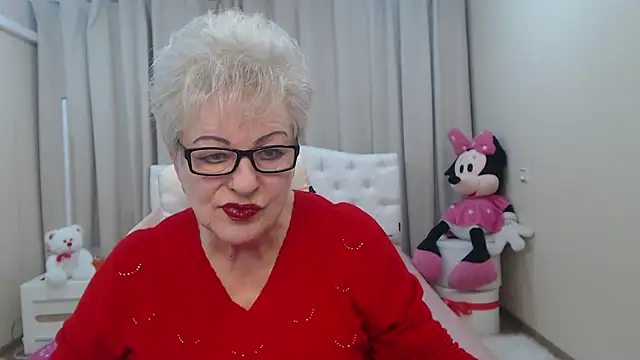 Snapshot of KayleSmoll chatting on February 23, 7:44 pm KayleSmoll online show from February 23, 7:44 pm