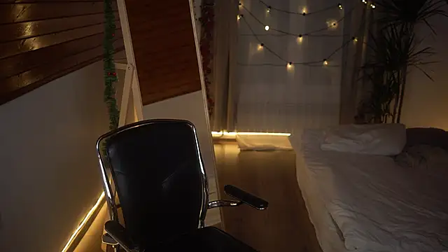 AkaneiroDemon online show from December 18, 4:39 pm