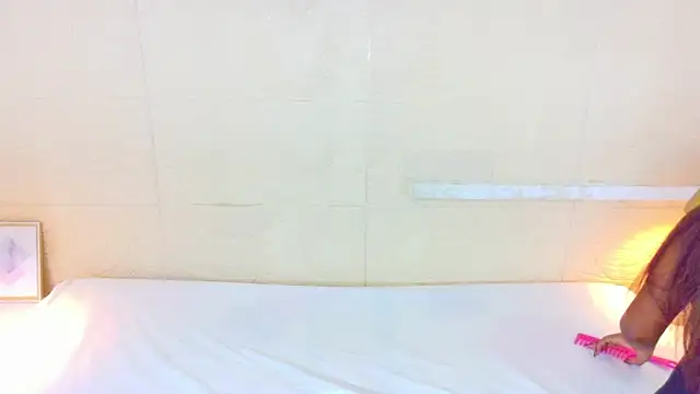 Shamiraa moore online show from April 10, 5:39 pm