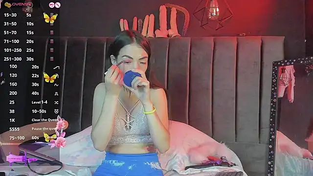 Snapshot of Alice_ch1 chatting on January 18, 1:41 am Alice ch1 online show from January 18, 1:41 am