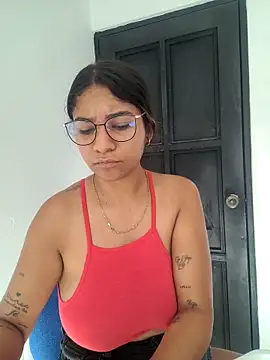 Snapshot of Sofythom1 chatting on December 14, 8:02 pm Sofythom1 online show from December 14, 8:02 pm