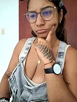 Sofythom1 online show from February 1, 6:06 pm