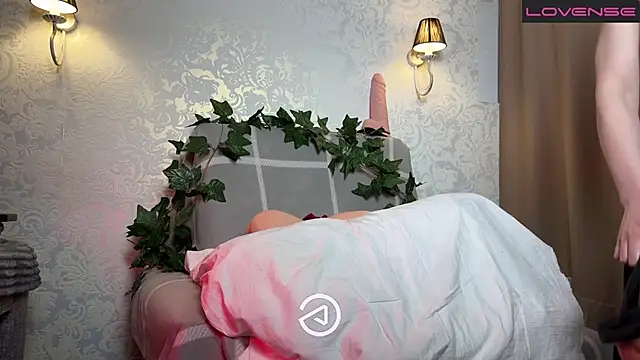 Snapshot of aaaalenska chatting on March 1, 7:37 pm aaaalenska online show from March 1, 7:37 pm