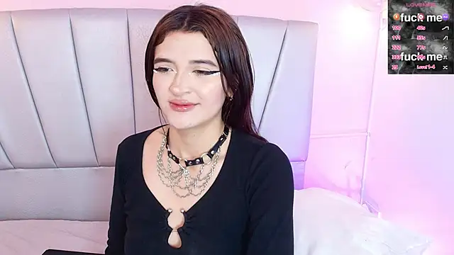 alice-millerr online show from December 17, 7:04 pm