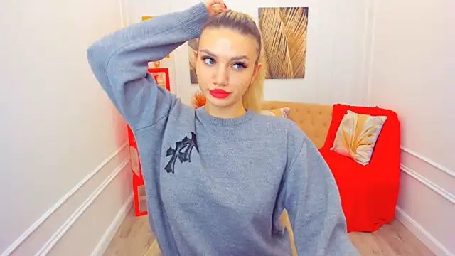 Snapshot of SelenaeMoore chatting on February 15, 7:21 pm SelenaeMoore online show from February 15, 7:21 pm