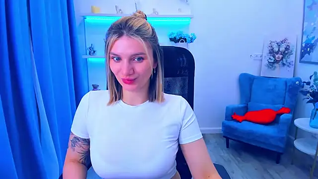 SelenaeMoore online show from May 24, 6:35 pm