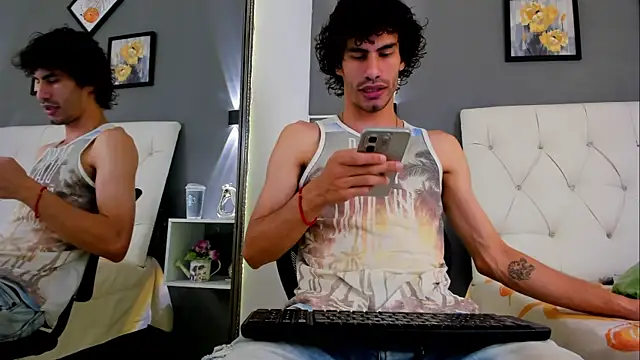 Elias Snow  online show from September 27, 1:16 pm