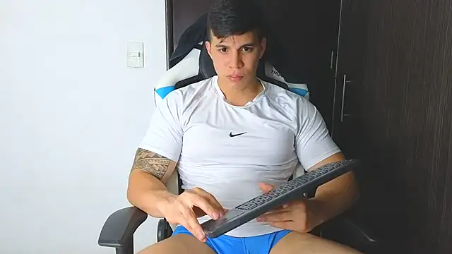 Ethanstill1 online show from December 13, 3:49 am