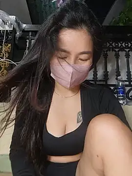 Snapshot of lyna_bl chatting on July 8, 1:48 pm lyna bl online show from July 8, 1:48 pm