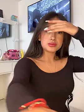 Snapshot of ArianaRouss chatting on December 5, 8:55 pm ArianaRouss online show from December 5, 8:55 pm