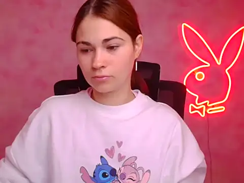 Loon Amore online show from October 18, 5:10 am