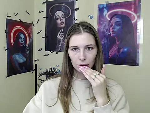 Snapshot of StrangerGi chatting on October 30, 7:10 am StrangerGi online show from October 30, 7:10 am