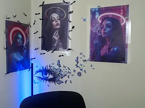 Snapshot of StrangerGi chatting on November 7, 6:57 am StrangerGi online show from November 7, 6:57 am