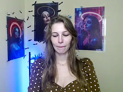 Snapshot of StrangerGi chatting on November 24, 1:00 pm StrangerGi online show from November 24, 1:00 pm