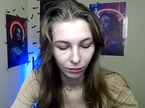 Snapshot of StrangerGi chatting on November 30, 7:01 am StrangerGi online show from November 30, 7:01 am