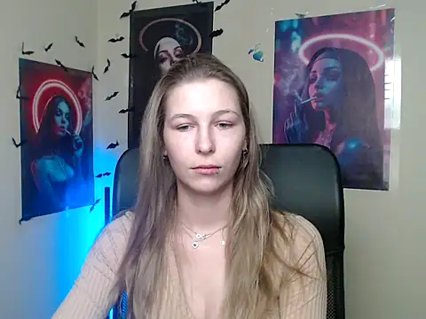 StrangerGi online show from May 17, 6:11 am