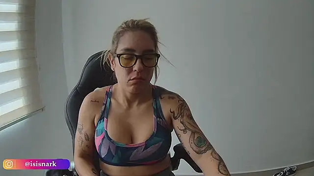 Snapshot of Isis69_ chatting on February 13, 4:25 pm Isis69 online show from February 13, 4:25 pm