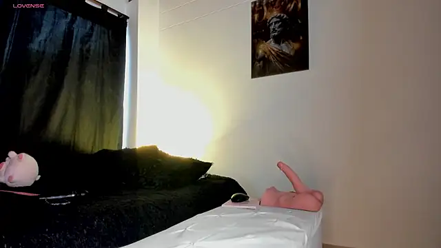 Snapshot of Nina_Fuentes chatting on November 12, 10:09 pm Nina Fuentes online show from November 12, 10:09 pm