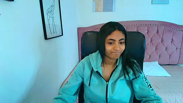 shaneelle online show from December 15, 3:11 am