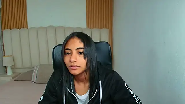 shaneelle online show from February 17, 3:03 am