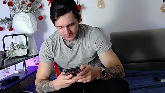 Snapshot of CarterCole chatting on January 5, 6:46 am CarterCole online show from January 5, 6:46 am