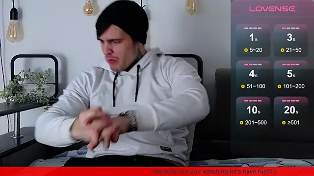 Snapshot of CarterCole chatting on February 21, 8:18 am CarterCole online show from February 21, 8:18 am