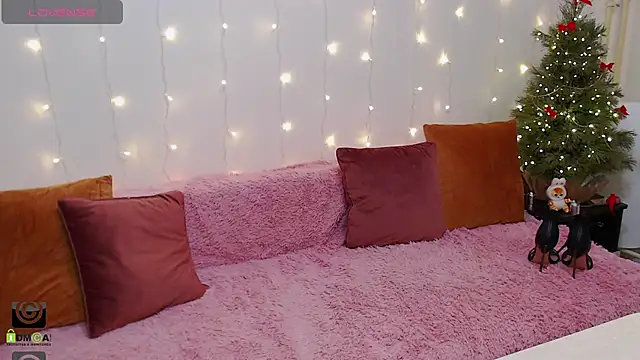 Snapshot of Ariana_Addams2 chatting on January 5, 8:42 pm Ariana Addams2 online show from January 5, 8:42 pm