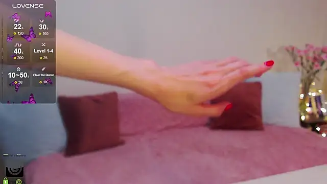 Snapshot of Ariana_Addams2 chatting on December 4, 7:22 pm Ariana Addams2 online show from December 4, 7:22 pm