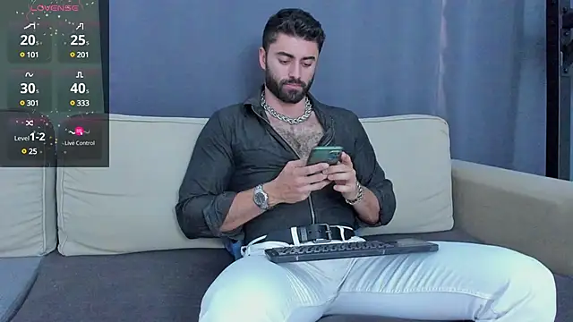 Snapshot of RawAdam chatting on December 10, 9:55 am RawAdam online show from December 10, 9:55 am