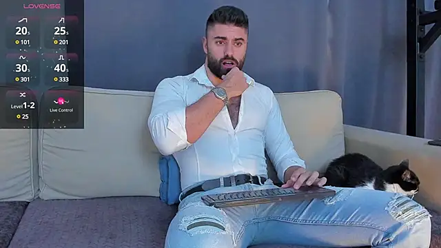 Snapshot of RawAdam chatting on December 21, 9:33 am RawAdam online show from December 21, 9:33 am
