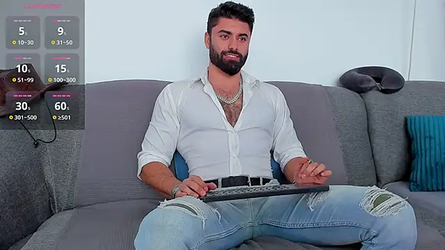 Snapshot of RawAdam chatting on March 3, 12:27 pm RawAdam online show from March 3, 12:27 pm