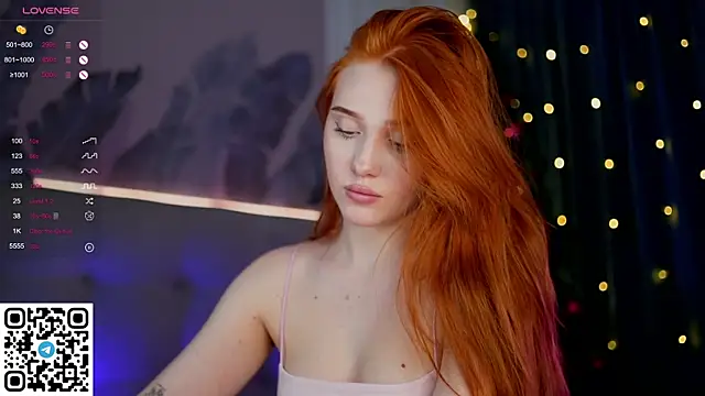 Snapshot of KleinGlif chatting on December 28, 12:13 pm KleinGlif online show from December 28, 12:13 pm