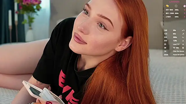 Snapshot of KleinGlif chatting on March 1, 5:09 am KleinGlif online show from March 1, 5:09 am