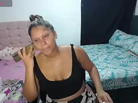 Miel canela online show from October 7, 9:23 pm