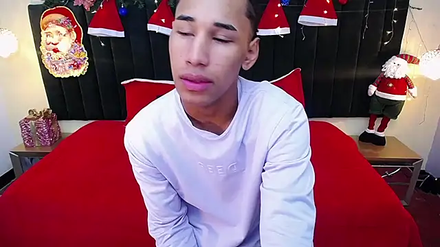 soft attraction online show from December 4, 8:17 pm