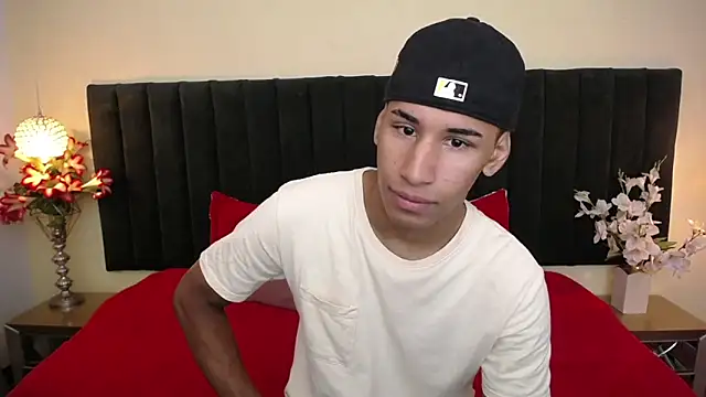 soft attraction online show from April 1, 7:33 pm