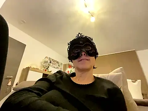 Marilou1983 online show from January 8, 9:28 pm