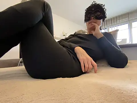 Marilou1983 online show from February 17, 10:12 am