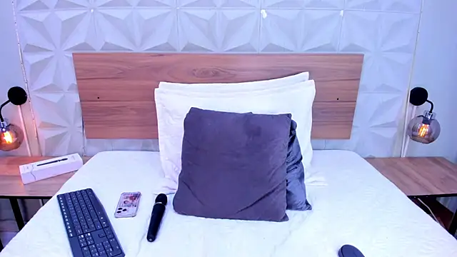 Stacey white  online show from November 24, 8:19 pm