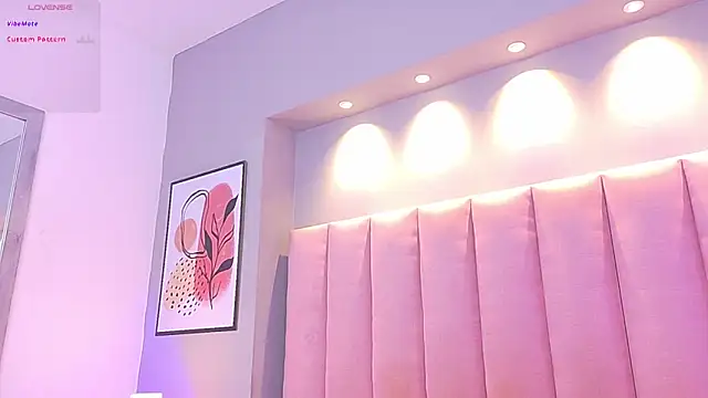 KeilyRoss online show from October 23, 8:07 pm