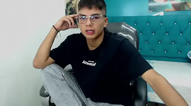 Noha scott online show from December 24, 5:55 pm