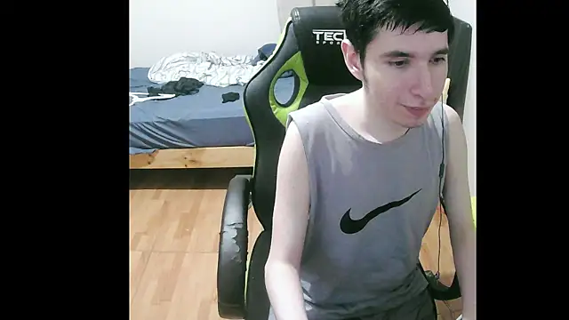 Snapshot of Twink_martinboy chatting on January 1, 6:58 am Twink martinboy online show from January 1, 6:58 am