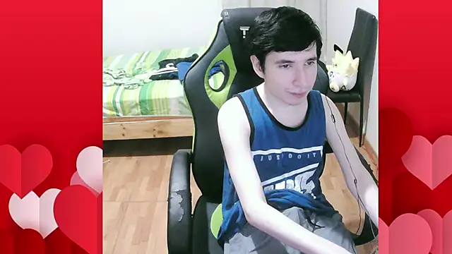 Snapshot of Twink_martinboy chatting on March 7, 1:20 am Twink martinboy online show from March 7, 1:20 am