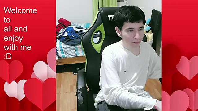 Snapshot of Twink_martinboy chatting on October 24, 2:19 am Twink martinboy online show from October 24, 2:19 am