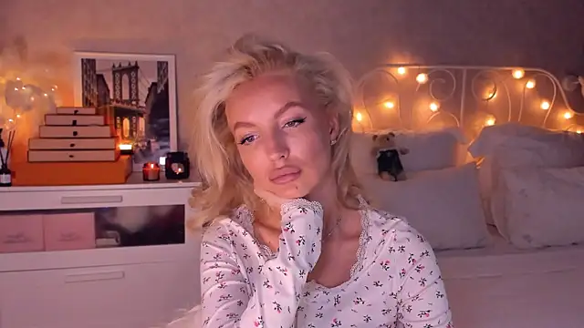 aestetick online show from January 6, 8:18 am