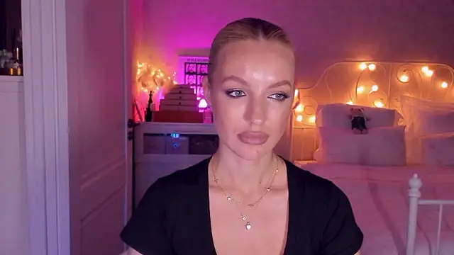 aestetick online show from February 5, 3:16 pm