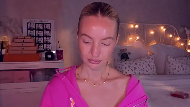 aestetick online show from February 11, 10:20 am